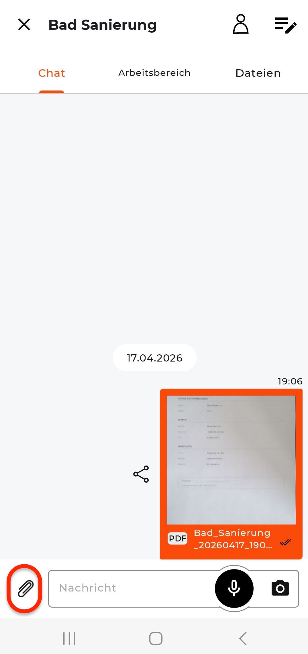 Klicke auf die Büroklammer im Chat, um den PDF Scanner auswählen zu können